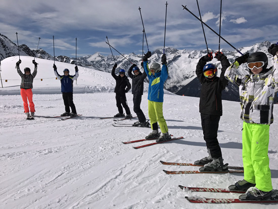 Ganz hoch hinaus - am Gipfel des Klausbergs - wollte die Skigruppe von Steffi Schneider