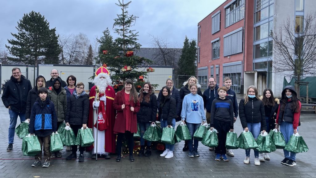 Eine tolle Überraschung brachte der Nikolaus unseren Schülerinnen und Schülern mit...