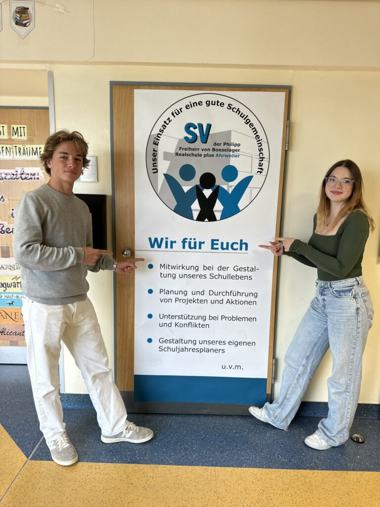 Hier im SV-Raum in Haus 1 haben die beiden dienstags in den großen Pausen ihre Sprechstunden