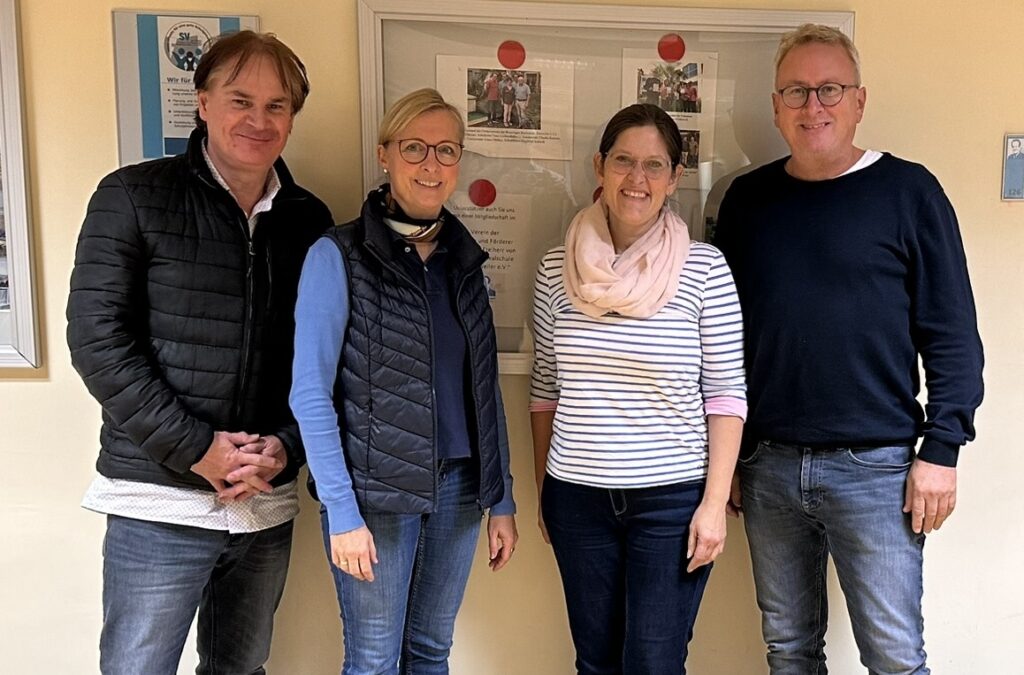 Der neu gewählte Vorstand des Fördervereins der Boeselager-Realschule Ahrweiler (v.l.n.r.): Schriftführer Dr. Rüdiger Becker, 2. Vorsitzende Bianca Zepp, 1. Vorsitzende Karen Füllmann und der Kassierer Ralf Breuer