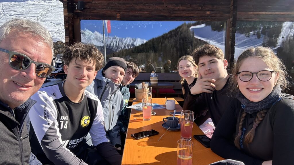 Auch Erholungspausen sind wichtig - hier auf der Moaregg Alm am Klausberg