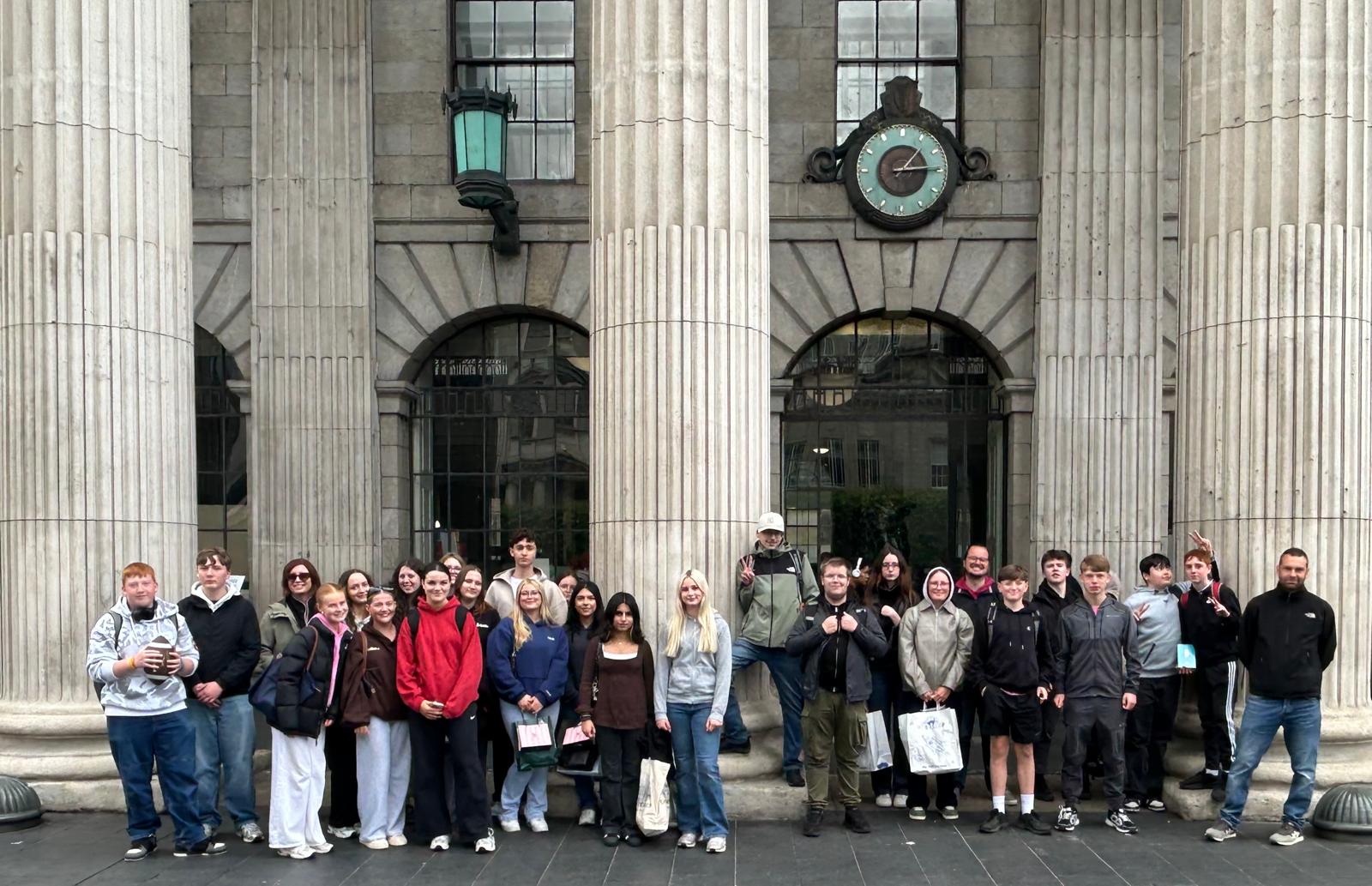 Vor dem General Post Office in Dublin: Am historischen Schauplatz des Osteraufstandes von 1916 wurde der Weg Irlands zur Unabhängigkeit greifbar.